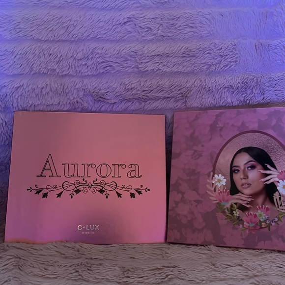 C LUX VEGAN Eyeshadow Palette-
30 Gold & Aurora - Picture 2 of 4